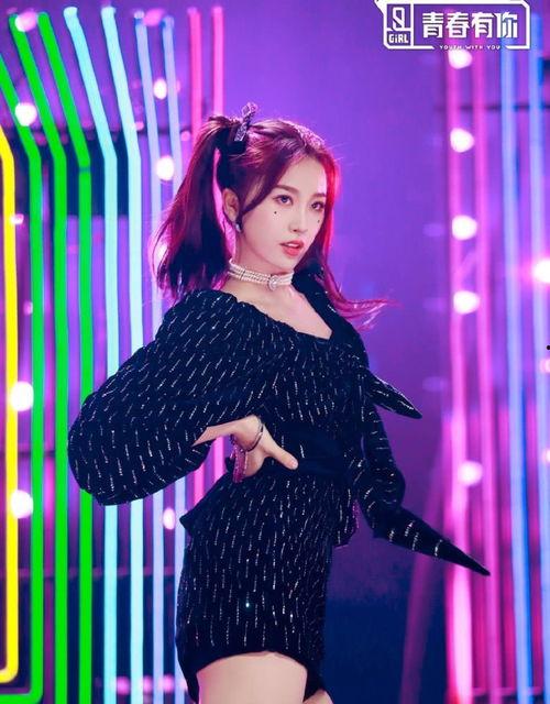 娱乐圈吃瓜所虞书欣早期清冷感,娱乐圈的冰山美人蜕变记